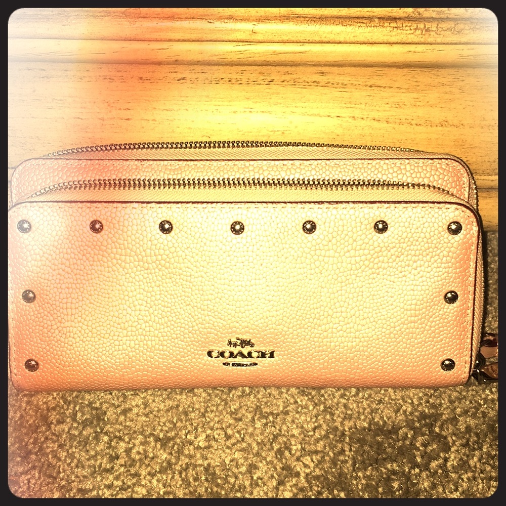 Authentic Coach pebble leather wallet